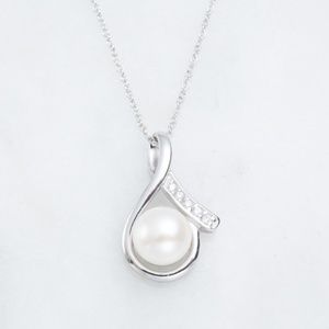 Wedding Jewelry - Pearl and CZ necklace - Lot #-049